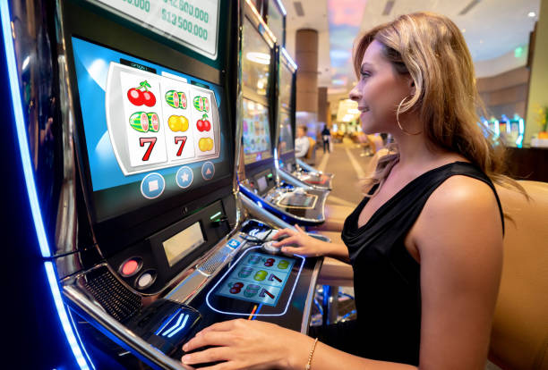 operatoto mobile app showing Gates of Olympus and live-dealer lobby