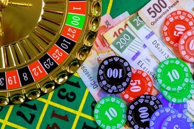 operatoto live roulette table showing wheel spin and betting interface on mobile